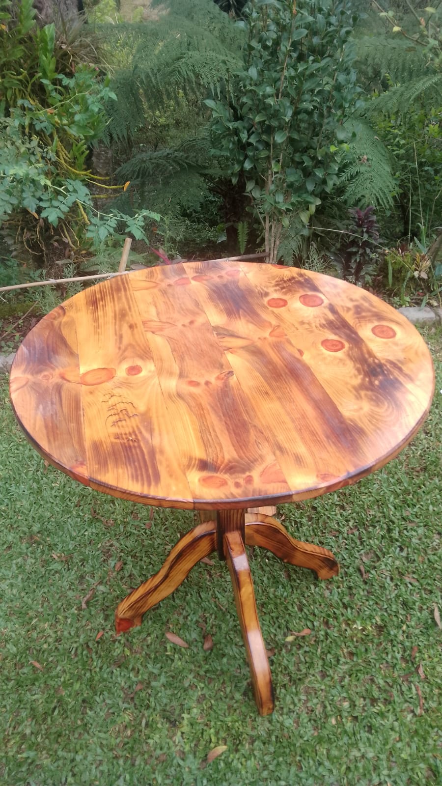 Conjunto Bistrô com 4 banquetas